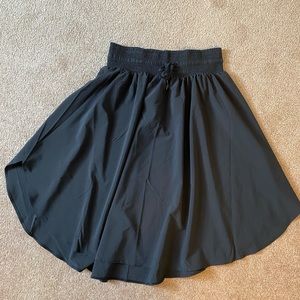 LuluLemon On The Fly skirt EUC